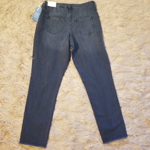 Women Jeans - Picture 2 of 4